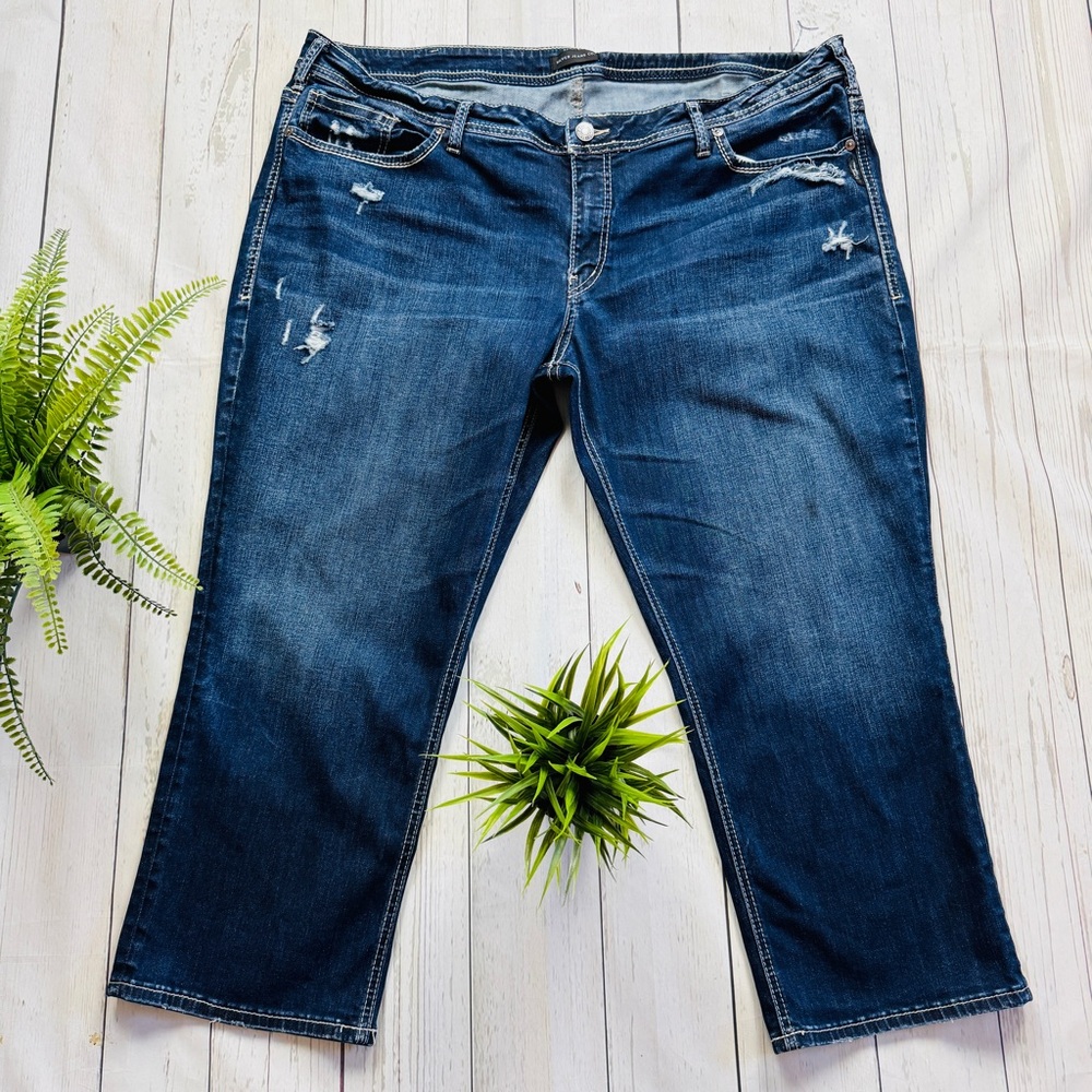 Silver Suki Capri Factory Distressed Jeans Size 24